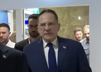 האקרים הודיעו: נפרסם מידע מסלולר ראש הסגל של רה”מ