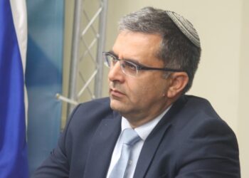 השר סופר: אצביע נגד החוק גם במחיר פיטוריי