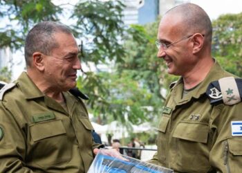 נפתר המשבר: שר הביטחון אישר וימונו מפקדים לחיל האוויר והים