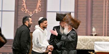 פדוי השבי הגיע להודות לאדמו”ר מויז’ניץ