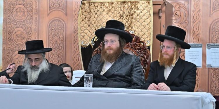 ימי החנוכה בחצר הקודש ספינקא בית שמש