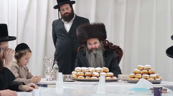 חנוכה בחצר הקודש ספינקא סאסרעגן