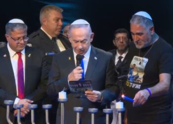 איפה ראש הממשלה הדליק נר ראשון של חנוכה ?