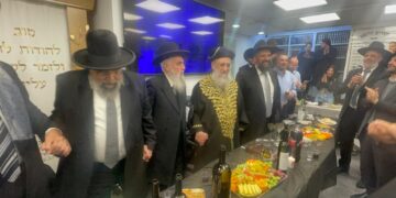 אחרי 16 שנה נבחר רב להוד השרון – הרב ארז אלחרר