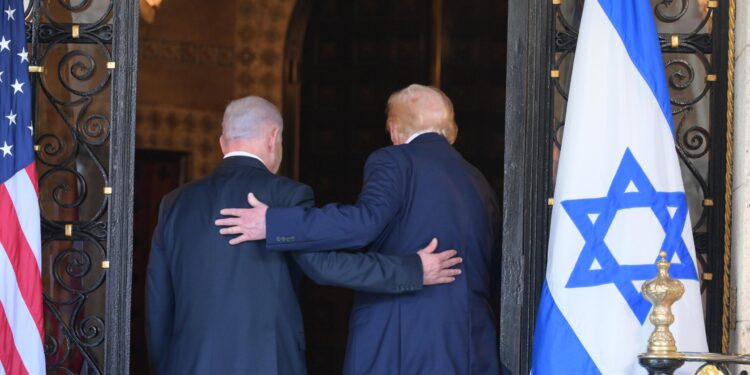 טראמפ הבהיר אם איראן תתעצם היא תותקף
