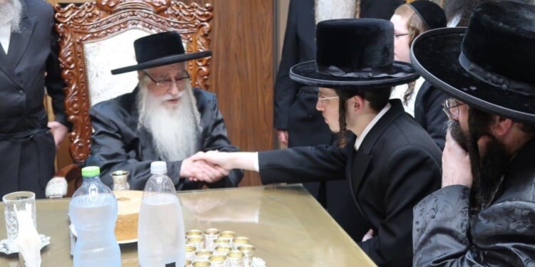 שמחת אירוסי נכדת כ”ק אדמו”ר מצאנז שליט”א