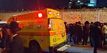 נהג אוטובוס דרס מפגינים בהפגנה – אחד נהרג