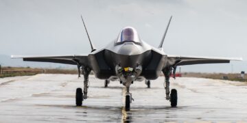 תוספת אדירה: שלושה מטוסי F-35i חדשים נחתו בבסיס נבטים