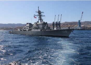 משחתת אמריקנית הגיעה לנמל אילת