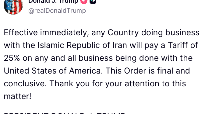 טראמפ באזהרה: 25% מכס על כל מדינה שתעשה עסקים עם איראן
