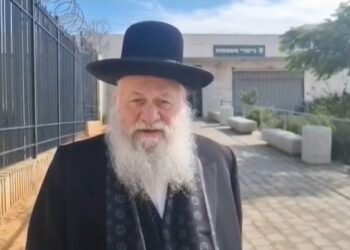 אחרי פרוש גם גולדקנופף הגיע לביקור בחורים בכלא