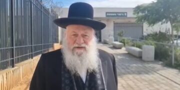 אחרי פרוש גם גולדקנופף הגיע לביקור בחורים בכלא