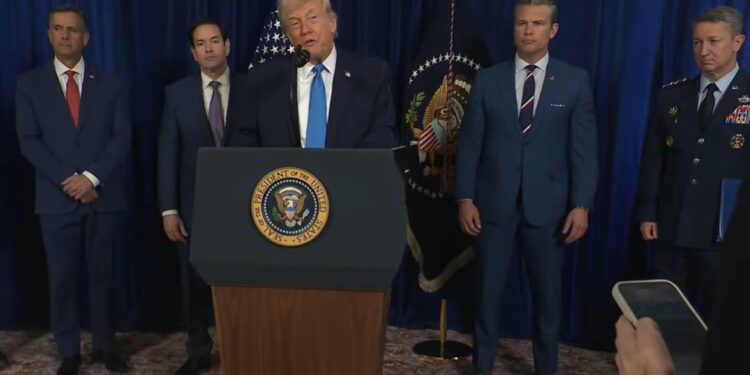 טראמפ קיים מסיבת עיתונאים לאחר תפיסתו של נשיא ונצואלה מדורו