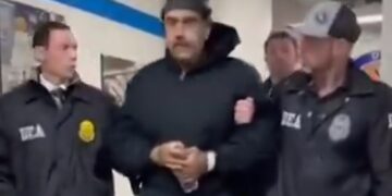 מדורו הובהל באזיקים למתקן המעצרים בניו יורק ואיחל שנה טובה