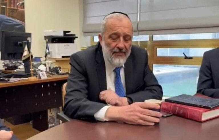 דרעי: נדרש חשבון נפש לאלו שדחפו ציבור שלם למצוקה