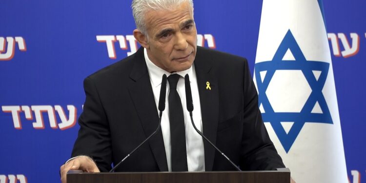 לפיד בראיון: “בממשלת השינוי היה גורם שלא רצה לגייס חרדים”