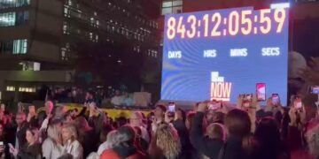 נעצר השעון בכיכר החטופים 843:12:05:59