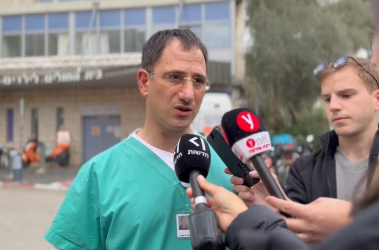 צפו: מנהל האגף לרפואה דחופה: אנחנו עוד לא יודעים ממה ההרעלה