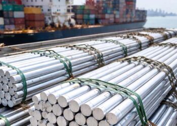 שר האוצר הודיע כי הוא עוצר היטל ענק על האלומיניום