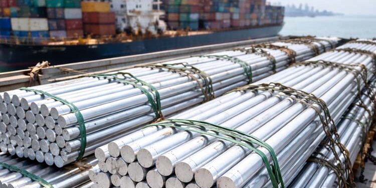 שר האוצר הודיע כי הוא עוצר היטל ענק על האלומיניום