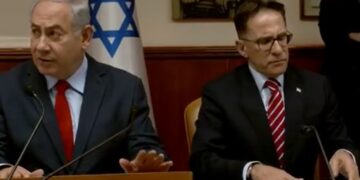 אחרי שעות של חקירה ראש הסגל הורחק מלשכת רה”מ