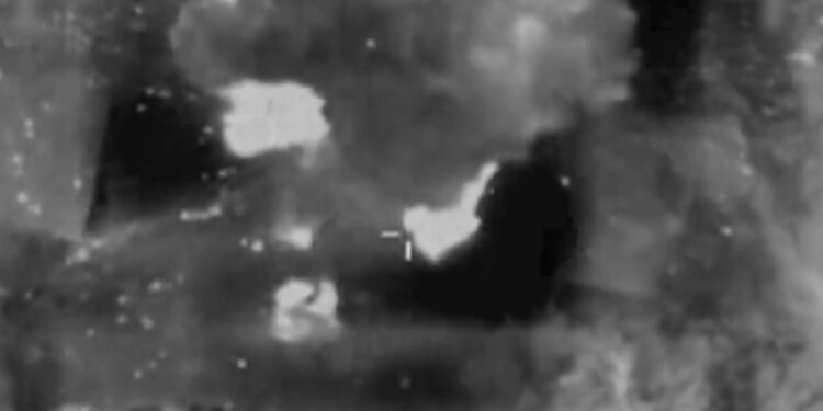 צפו: צה”ל תקף מנהרת חיזבאלה ששימשה לאחסון אמל”ח