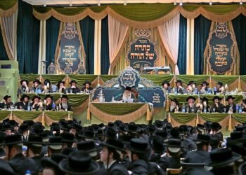 מעמד כתרה של תורה למאות בחורי החמד דישיבות “תולדות אהרן” בארה”ק