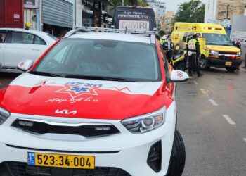 בני ברק: פועל נפצע בינוני כשנפל מגובה