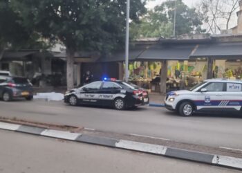 חרדי בן 67 נמצא ללא רוח חיים ברכבו בכפר סבא