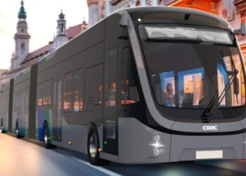 פיילוט האוטובוס הדו-מפרקי הענק יוצא לדרך בחיפה