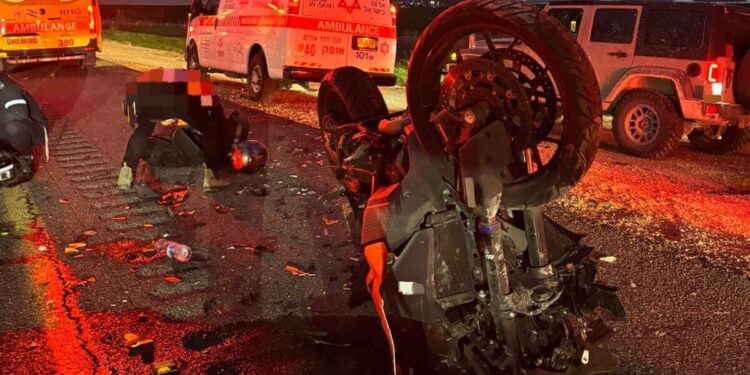 רוכב אופנוע נהרג בתאונה בכביש 6