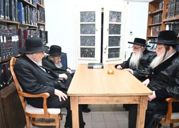 גדולי התורה ממועצת אגו”י נפגשו הערב עם מרן הגר”ד לנדו