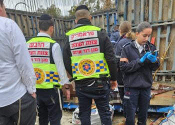 פועל נהרג מחפץ כבד שנפל עליו ברחוב המורה יעקב