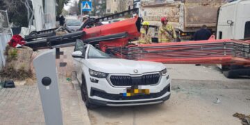 אסון בירושלים: אישה נהרגה מקריסת מנוף על רכבה