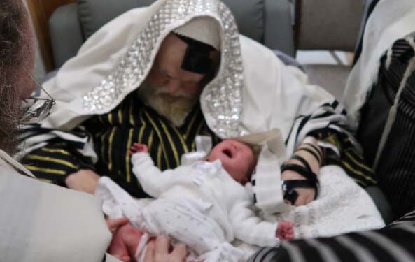 שמחת הברית לנין הגה”ח ר’ אהרון סאמט שליט”א דומ”ץ דקהל תוא”י