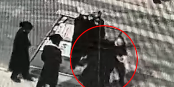 הלזה תקראו חרדים? פושעים דוחפים אדם חרדי מבוגר