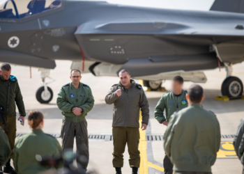 הרמטכ”ל בבסיס חיל האוויר: “נדע לתקוף בעוצמה בכל זירה”