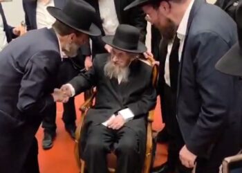 צפו כשגפני פגש במרן הגר”ד לנדו ביציאה מאיצטדיון ארננה