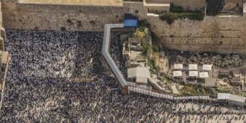 בג”צ מורה למדינה לתת לרפורמים חלק בכותל וקוצב בזמן