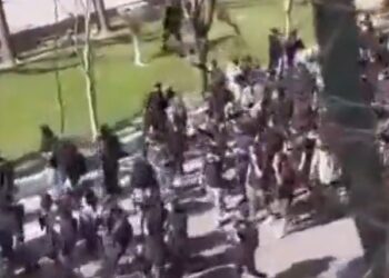 המחאות חוזרות לאיראן: בשתי אוניברסיטאות החלו הפגנות