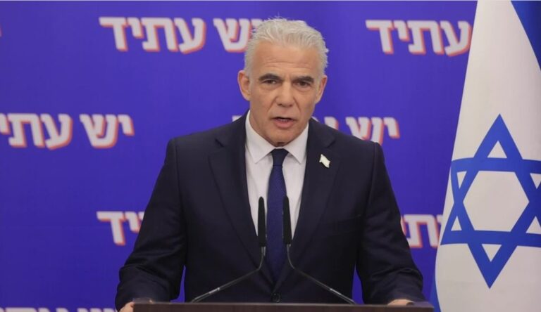 לפיד שב ותוקף את האופוזיציה: צריך להפסיק לעשות שטויות