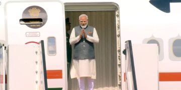 צפו בשידור החוזר: ראש ממשלת הודו נוחת בישראל