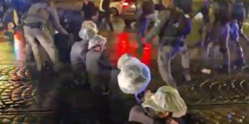 המשטרה פיזרה את המפגינים נגד עבודות הרכבת הקלה