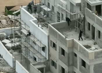 צפו: השב”חים מבחינים בשוטרים ומנסים להימלט