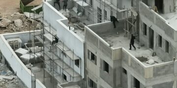 צפו: השב”חים מבחינים בשוטרים ומנסים להימלט