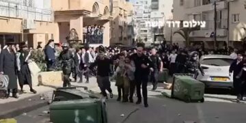 מהומה בבני ברק: התפרעות המונית – נזק לניידות משטרה