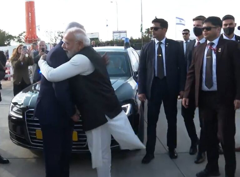 נפרדים ממודי - נתניהו מסכם ביקור קצר ומוצלח