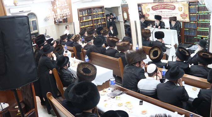 מלווה מלכה ומעמד צאתכם לשלום אצל האדמו”ר מקוזמיר