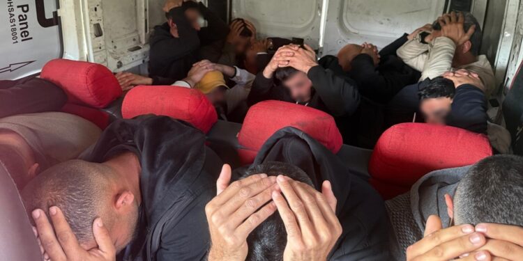 15 שב”חים נעצרו בדרך לבני ברק