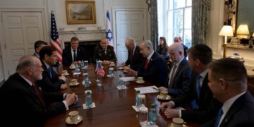 נתניהו נפגש עם מזכיר המדינה וחתם על הצטרפות למועצת השלום